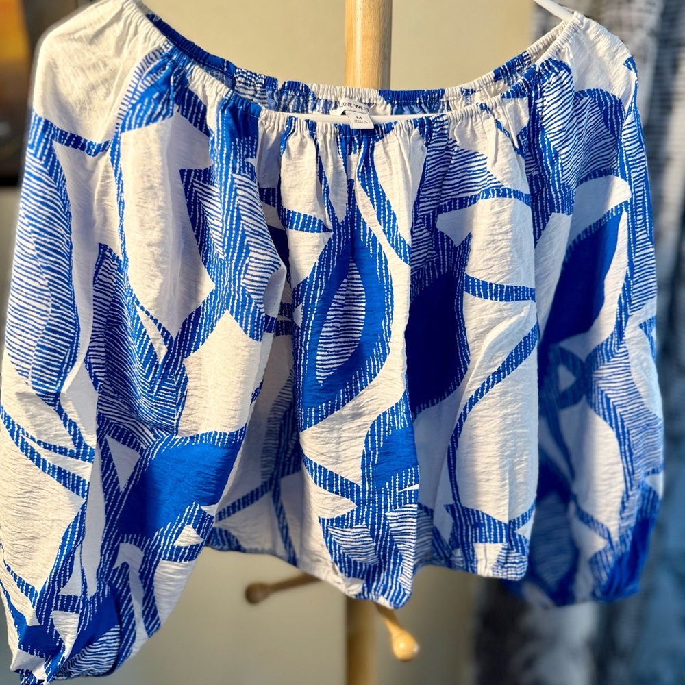 Nine West Blue and White Abstract Bracelet Sleeve Off-the-Shoulder Crop Blouse